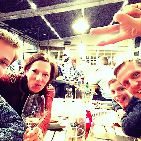 Modern, Gezellig Met Ruim Terras En Garage In